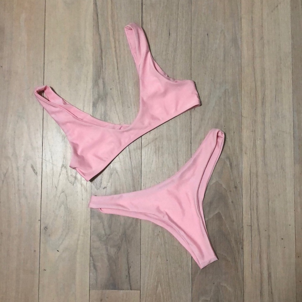Light pink sexy bikini-underboob top cheeky bottom